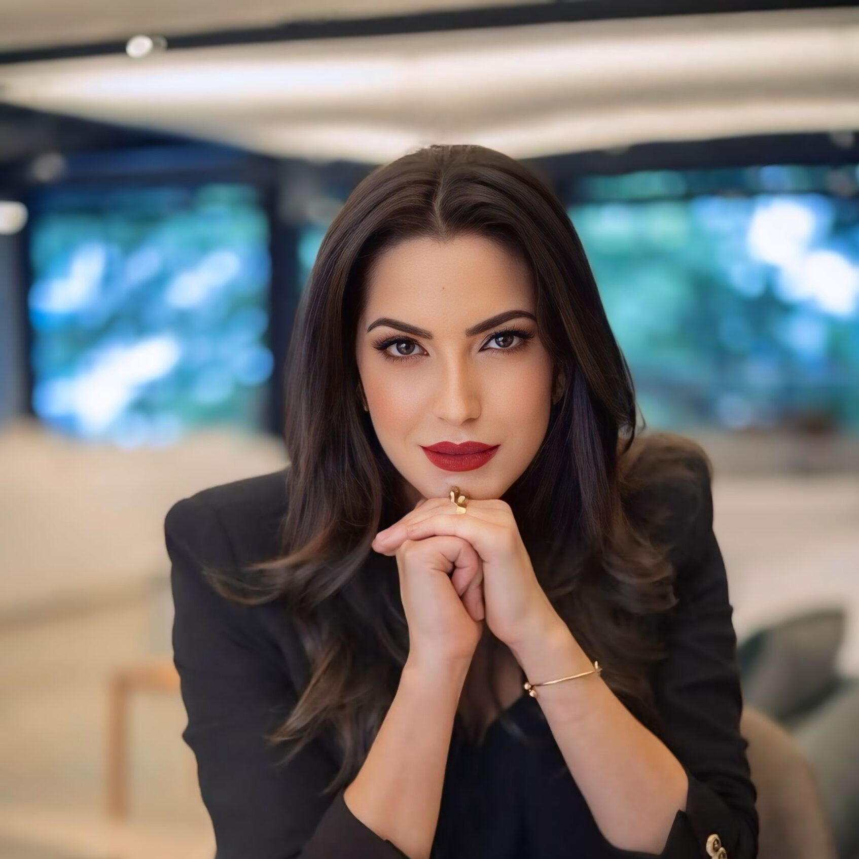 Lara Queiroz